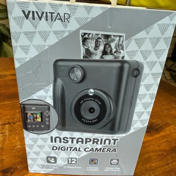Instaprint Digital Camera from Vivitar - Picture 1 of 5